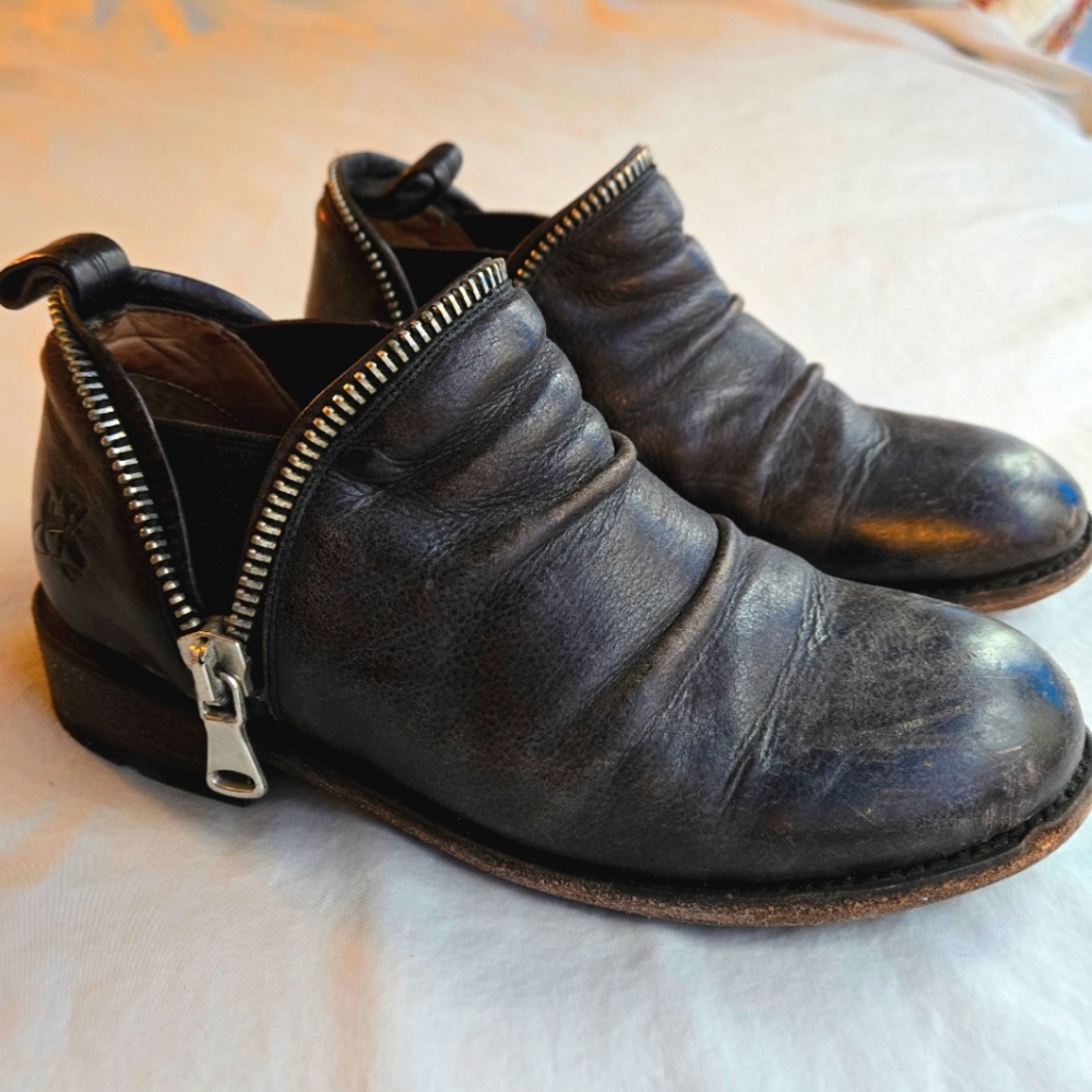 John Fluevog Evers 2.0 Distressed Black Slip-On Leather Boot Women's 8